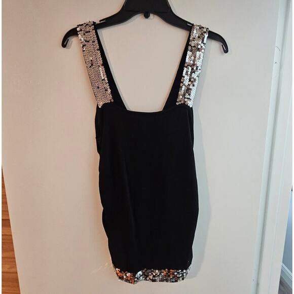 Woman's Kaisely Sequence Tank size Large - Picture 4 of 5